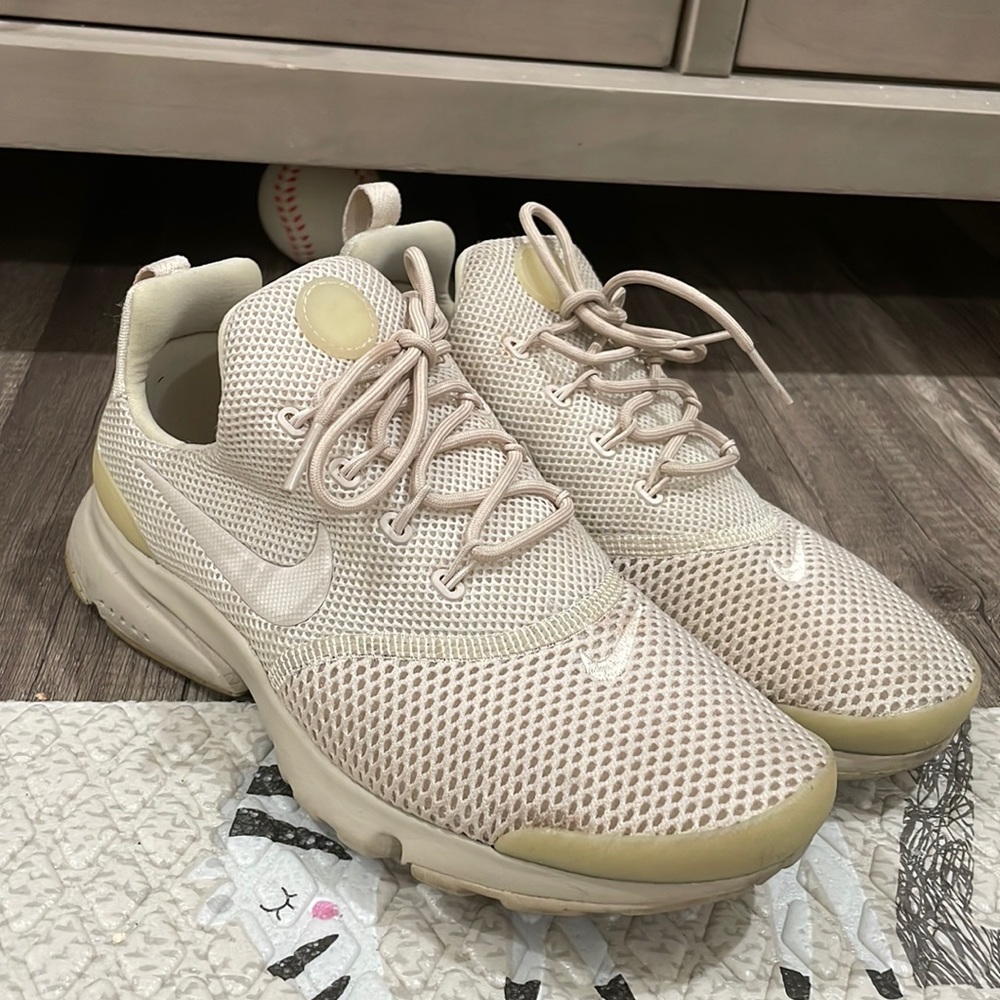 Tan Nike size 6